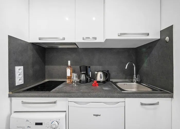 Lastoria- Au Coeur Du Centre - Bord De Mer Studio Lägenhet Menton